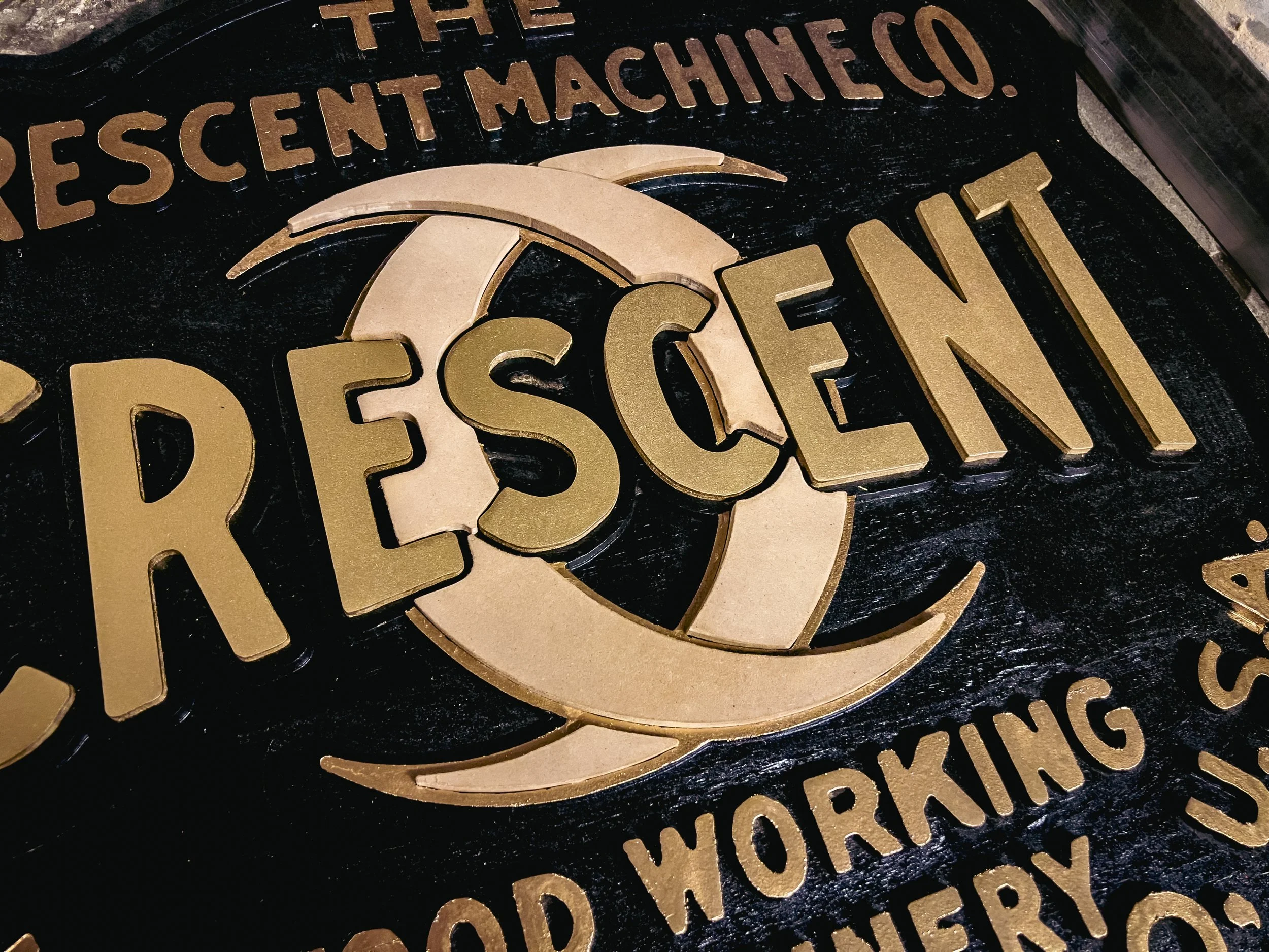 MrSawdust__Signs__Emblems__Crescent__Vin