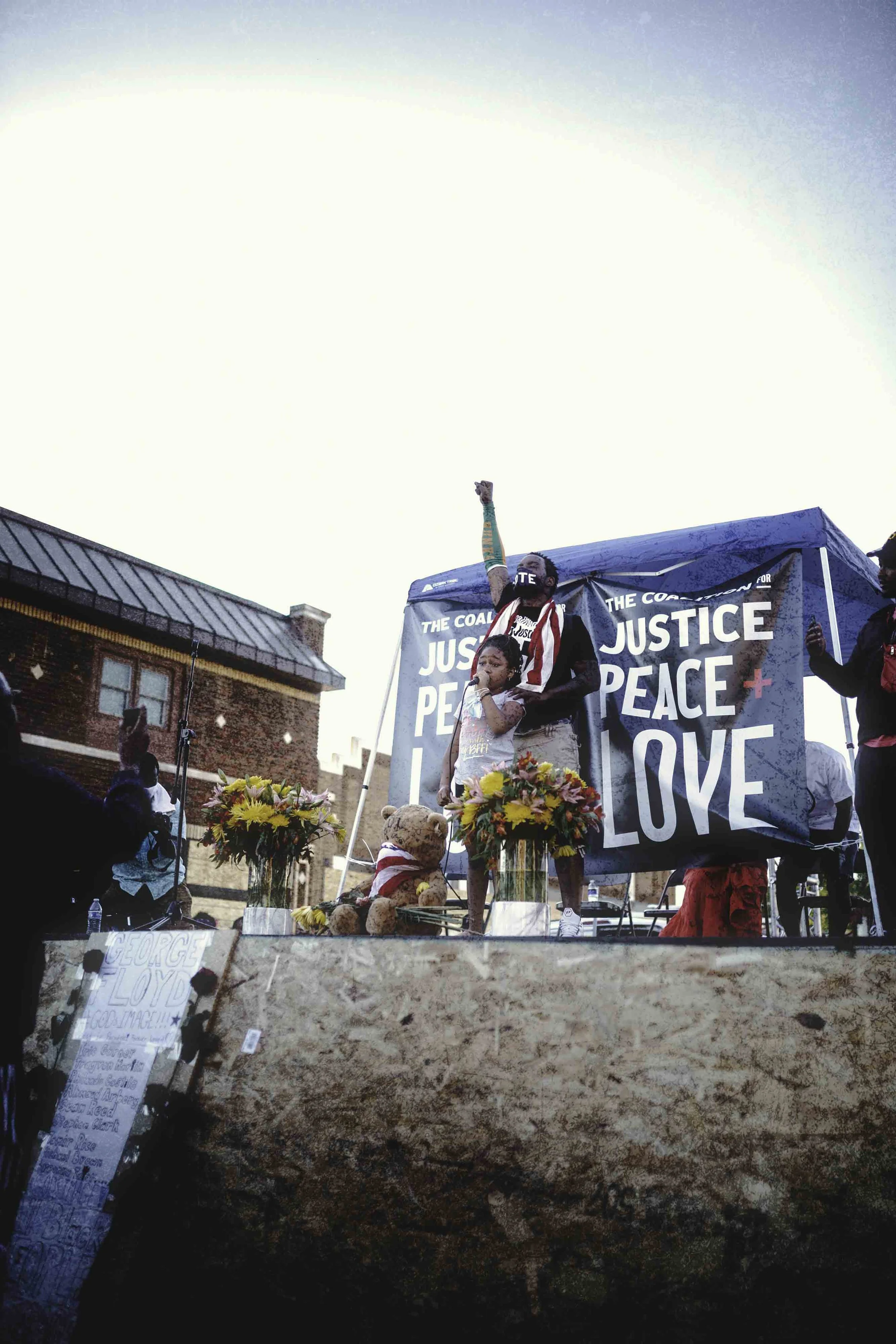 Community at 38th and Chicago