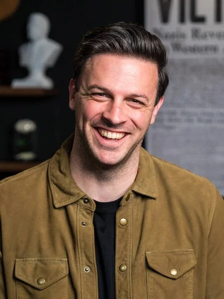 Seth Gruber headshot