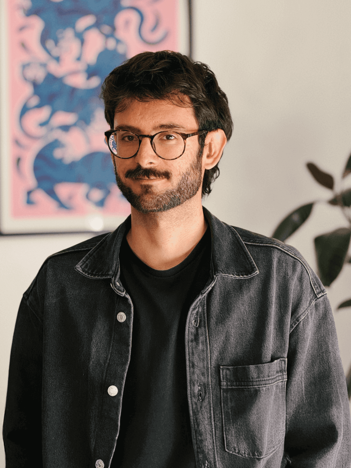 Primo piano di Luca Morano sorridente