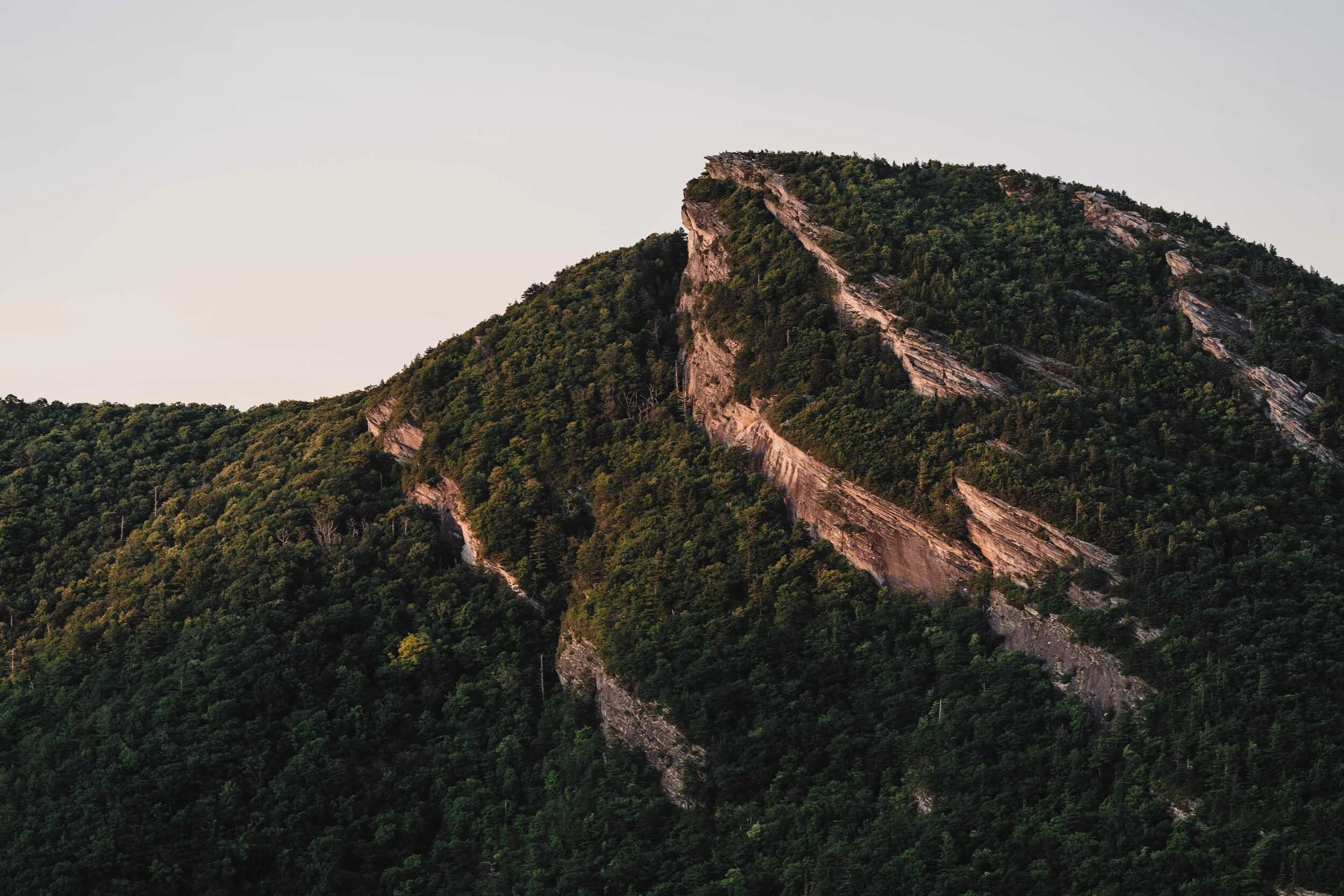 Mountain view at Wiseman’s View overlooking Linville Gorge in Western North Carolina
