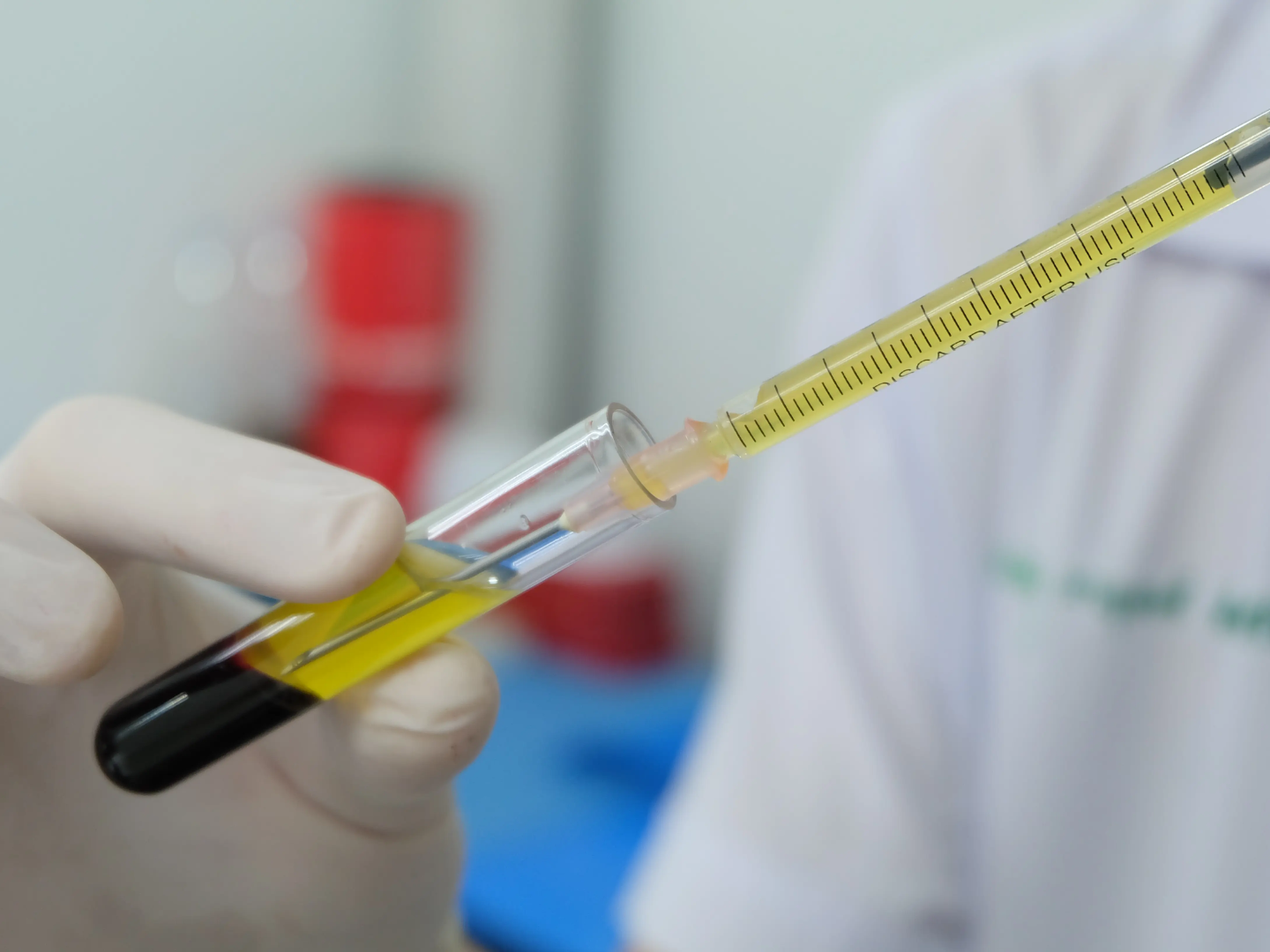 Centrifuge processing PRP samples for regenerative injection therapy