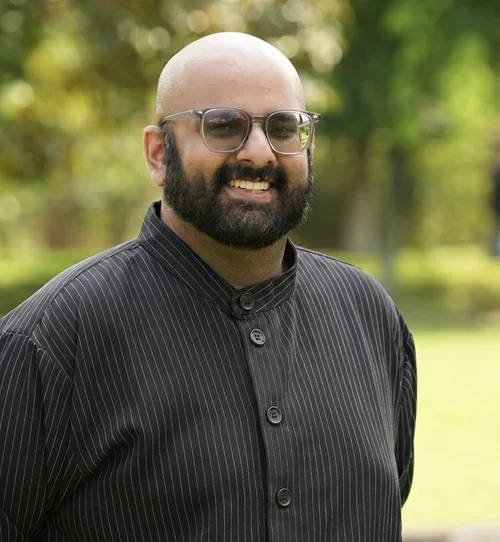 Dr. Ravinjay Kuckreja