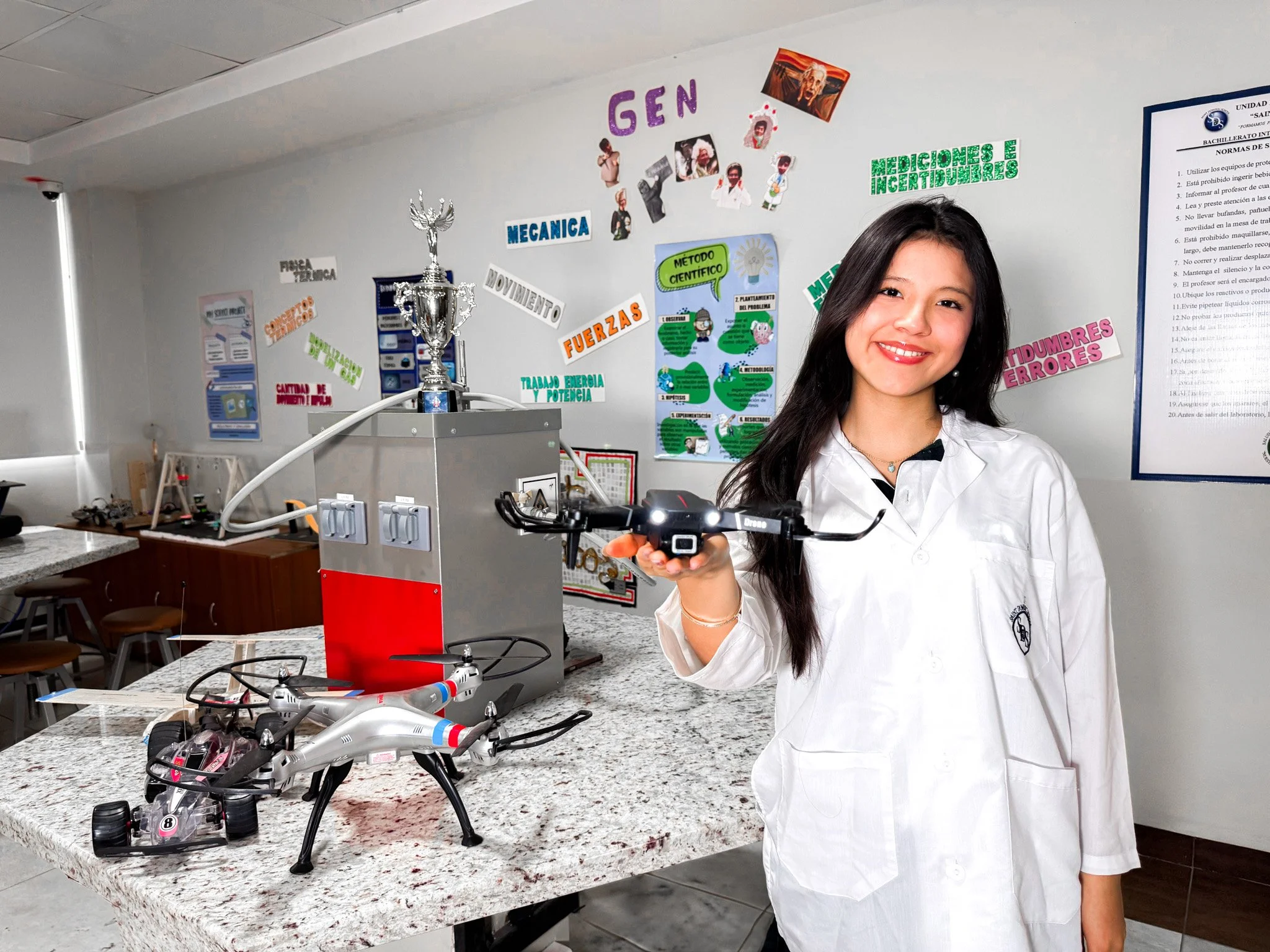 Estudiante IB trabajando