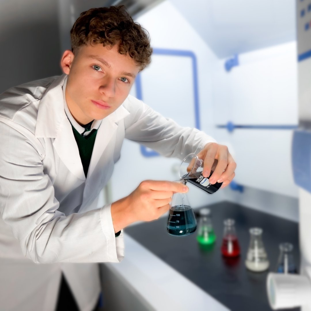 Estudiante IB trabajando