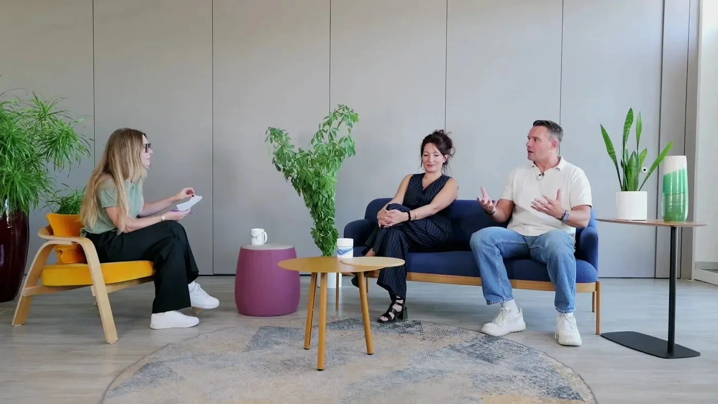 Plateau du talk-show Aésio Mutuelle « Comment se réinventer après 55 ans ? » filmé en direct par LUSANT Prod.