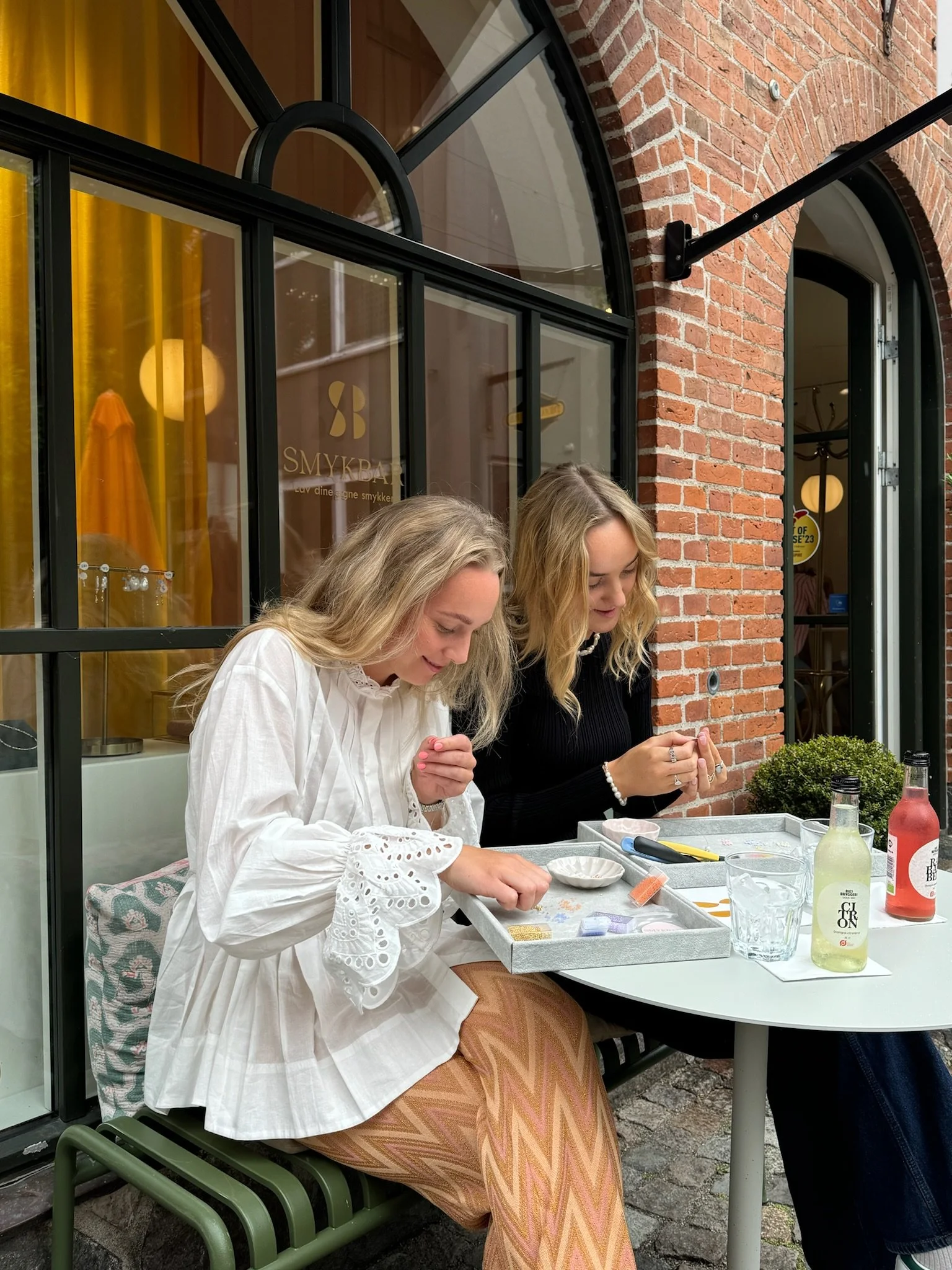 Gæster hos SMYKBAR Odense i Vintapperstræde