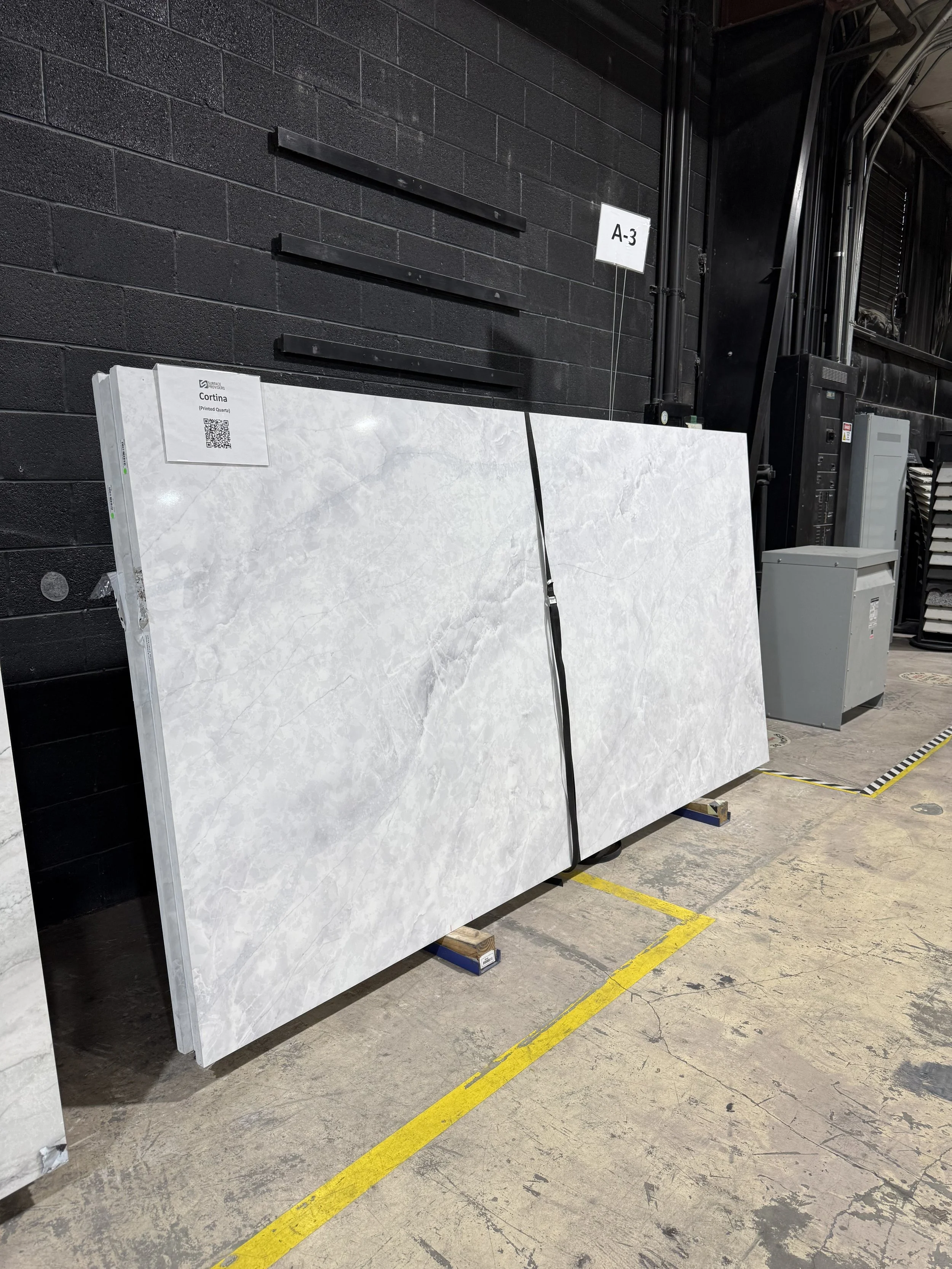 Marble-look quartz countertop slab