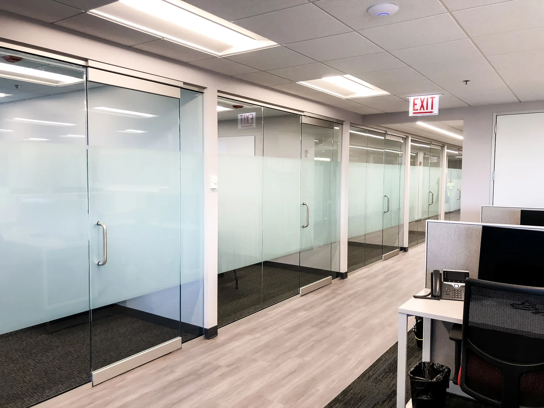 Office privacy film: Frosted glass for a working office.