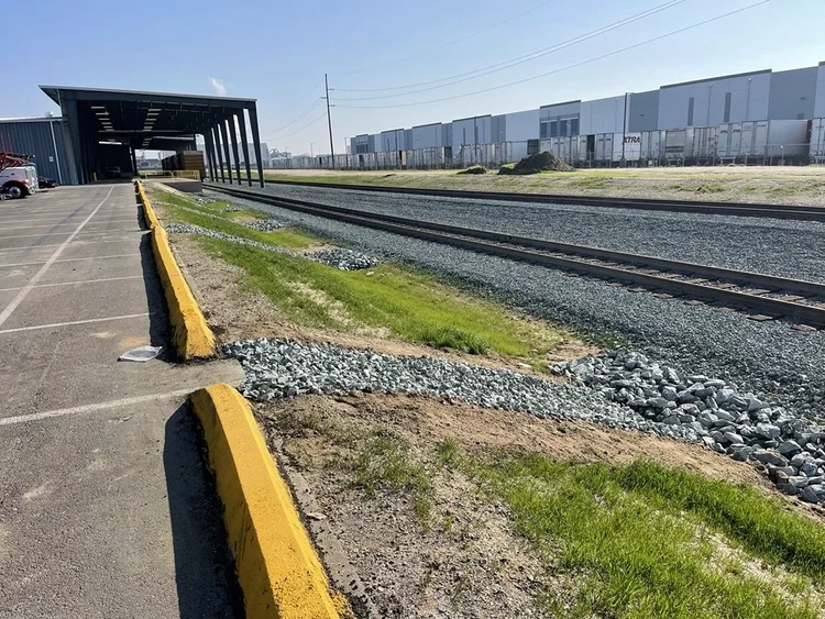 Rail spur and dock, Kraft Heinz, Lathrop, CA