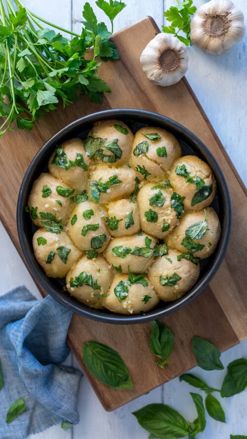 Gluten-free Cheese-stuffed Garlic Dough Balls