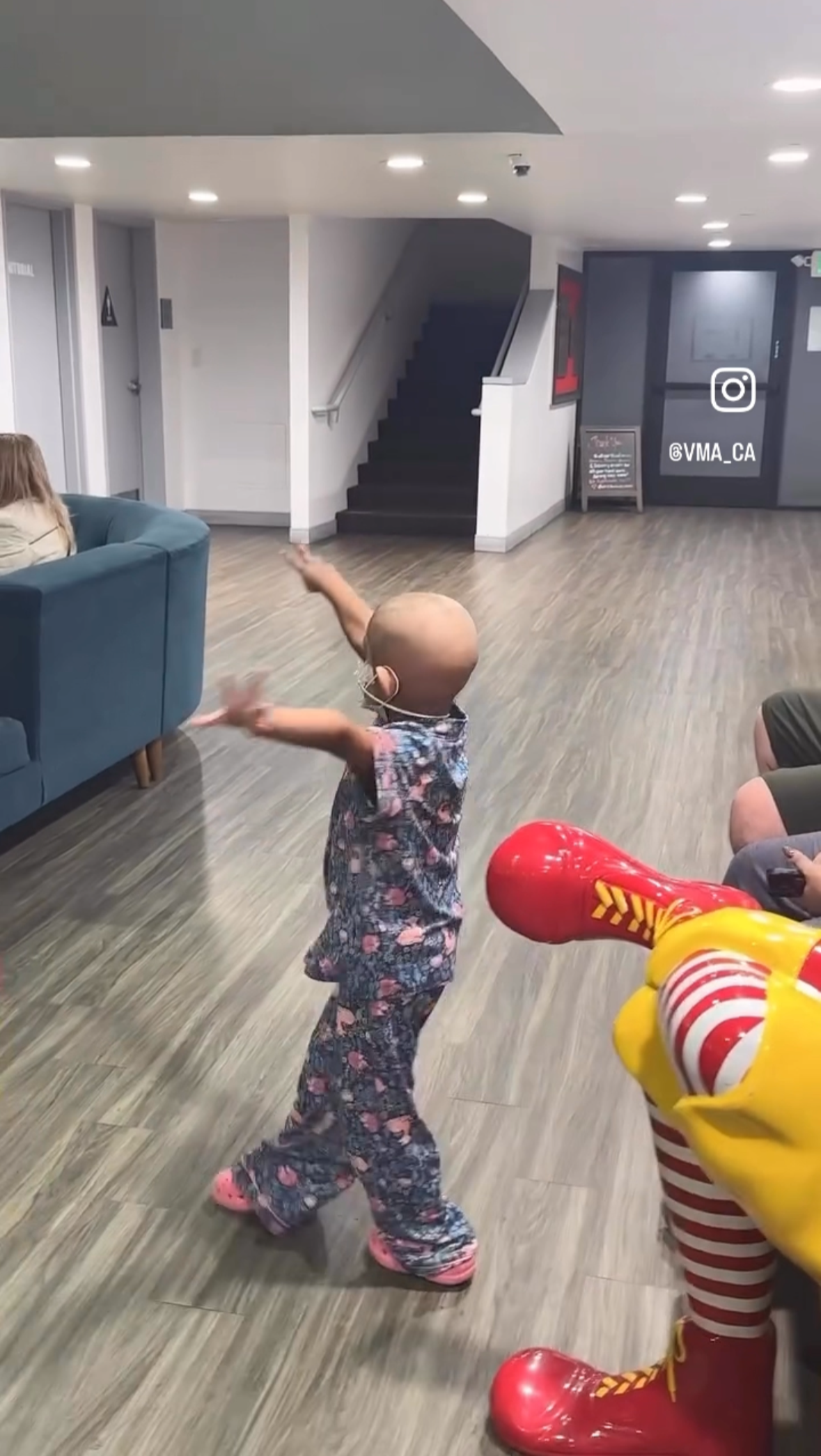 Student violin outreach performance