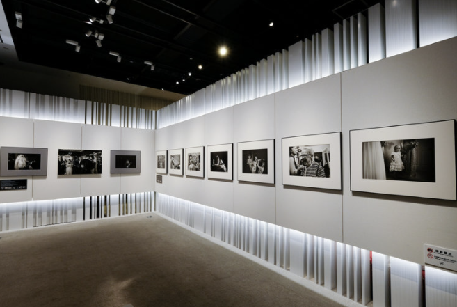 Exhibition of Kevin Mullins wedding photography work in Tokyo, Japan
