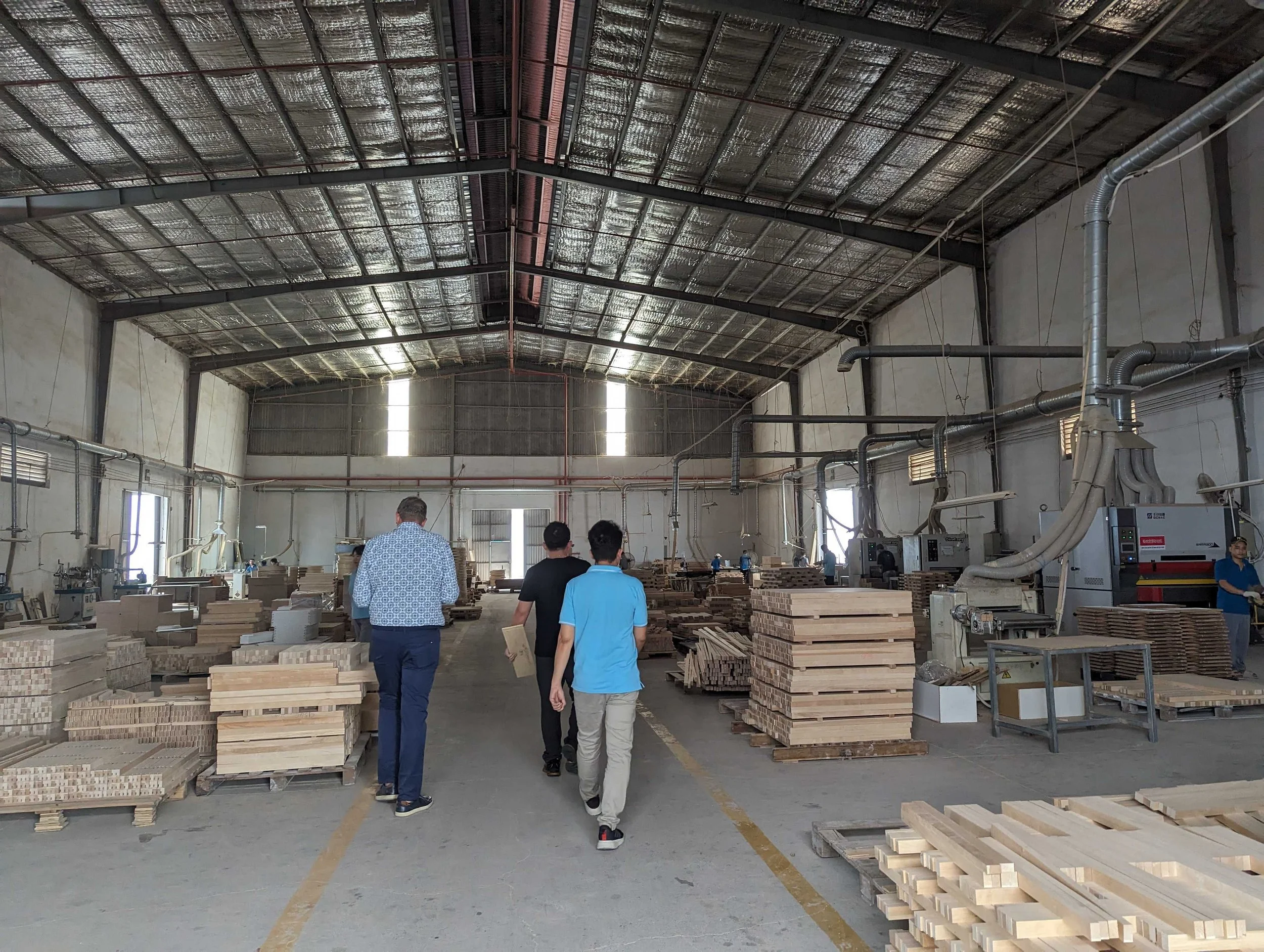 Cabinet production and finishing at a Vietnam manufacturer