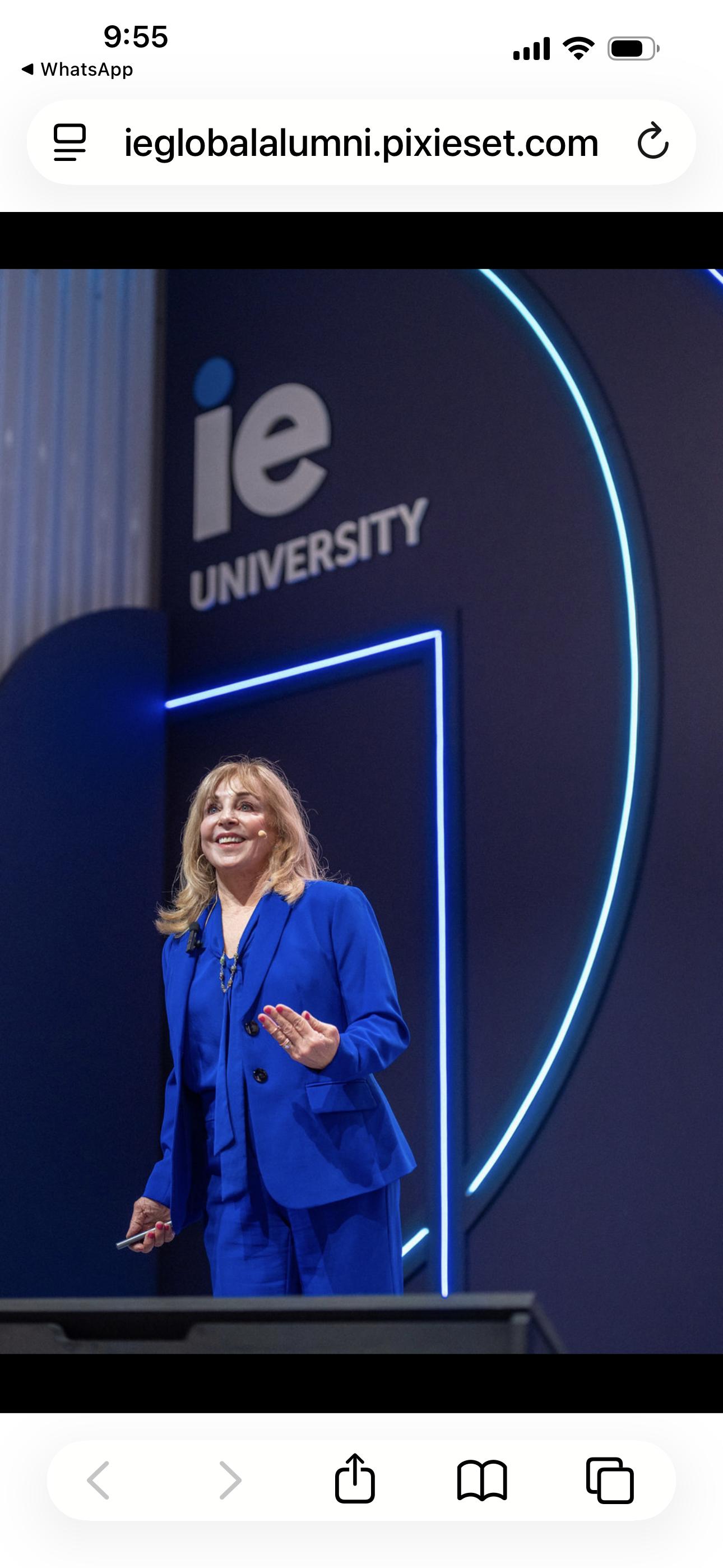 Elaine O'Brien speaking on stage
