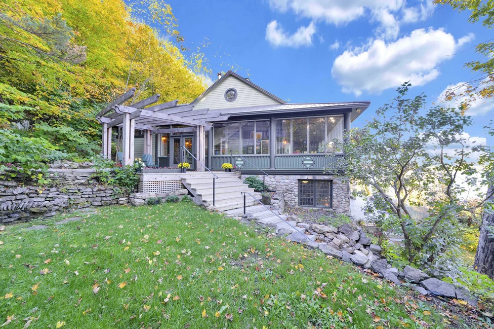Front exterior of 755 Ch. du Lac-Meech photographed by NVISION 3D