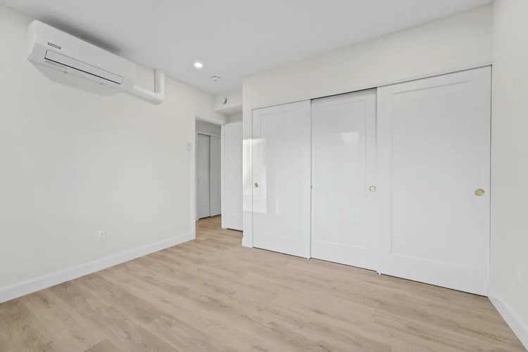 Property photograph 20 at 330B–328 Poulin