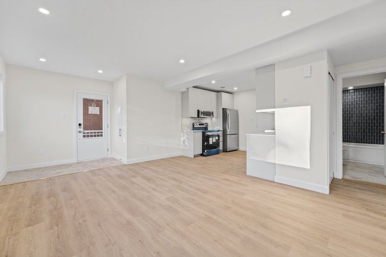 Property photograph 5 at 330B–328 Poulin