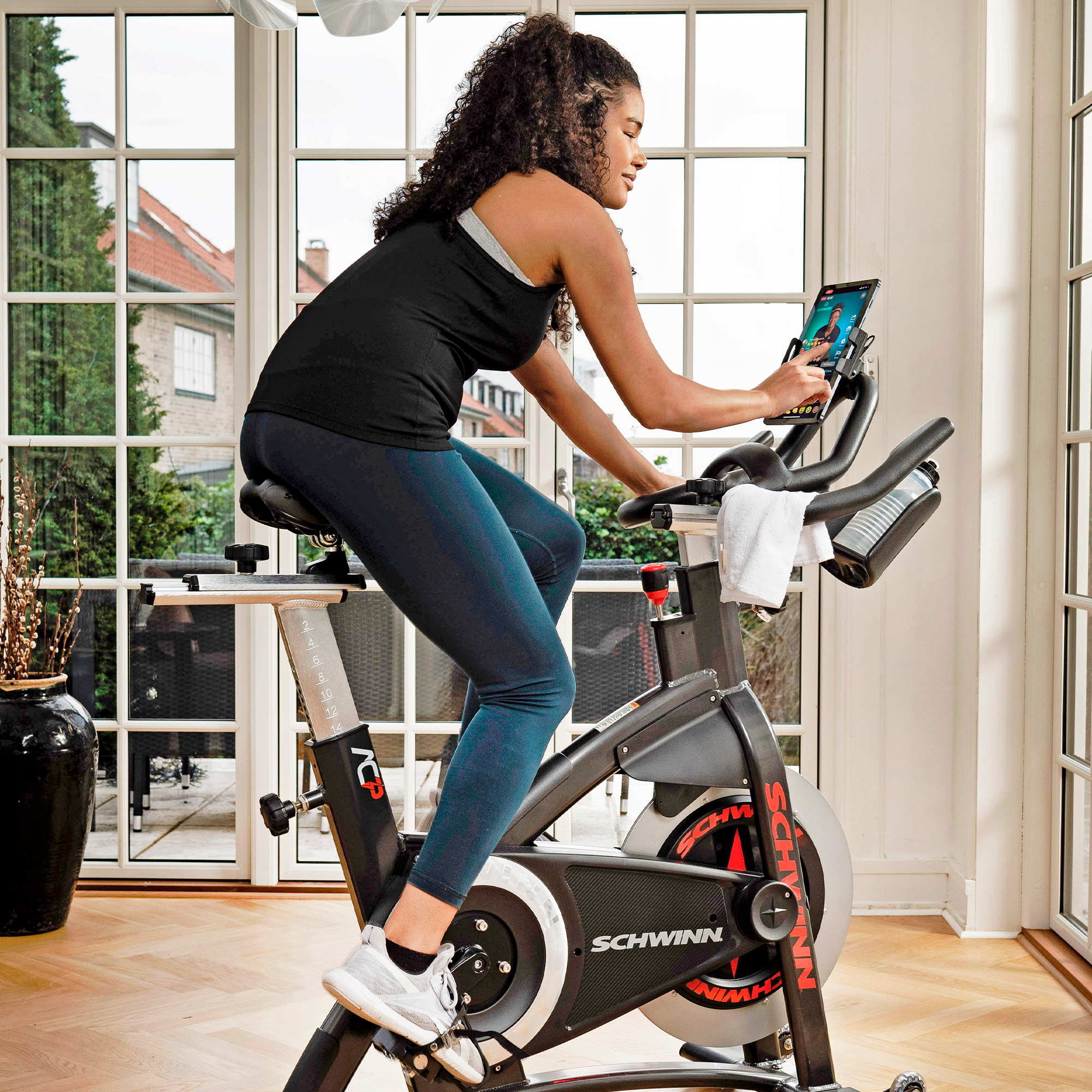 Live and On-demand indoor cycling classes at home