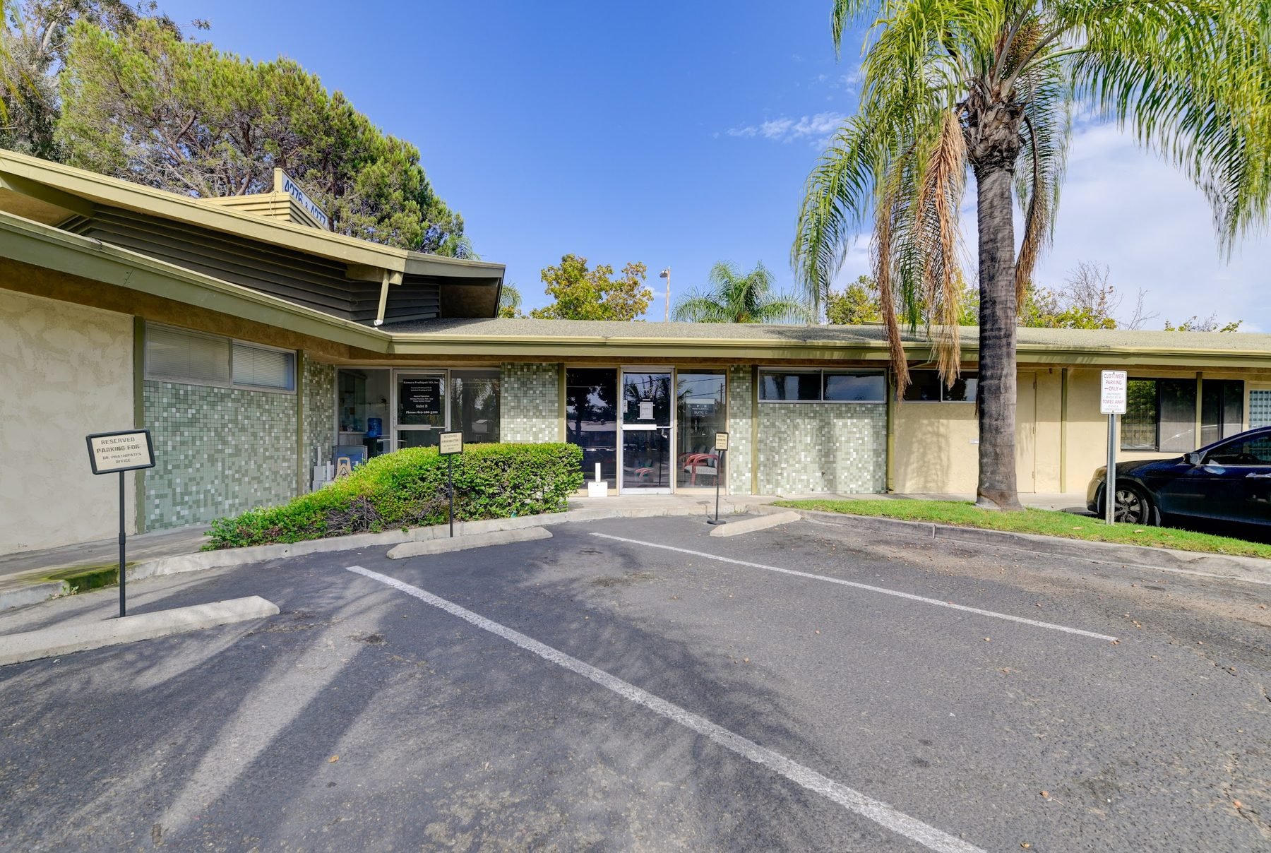 Medical and professional office building at 4276 54th Pl in San Diego