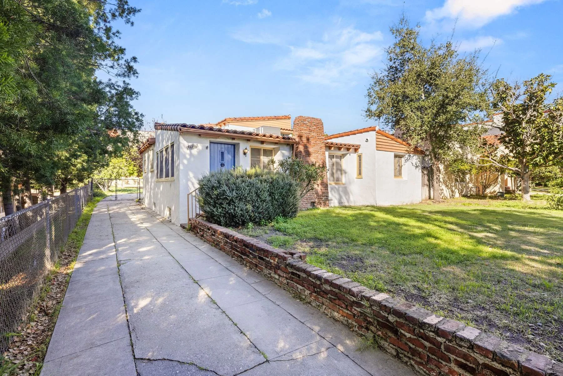 Single-family home at 1153 Ruberta Ave in Glendale