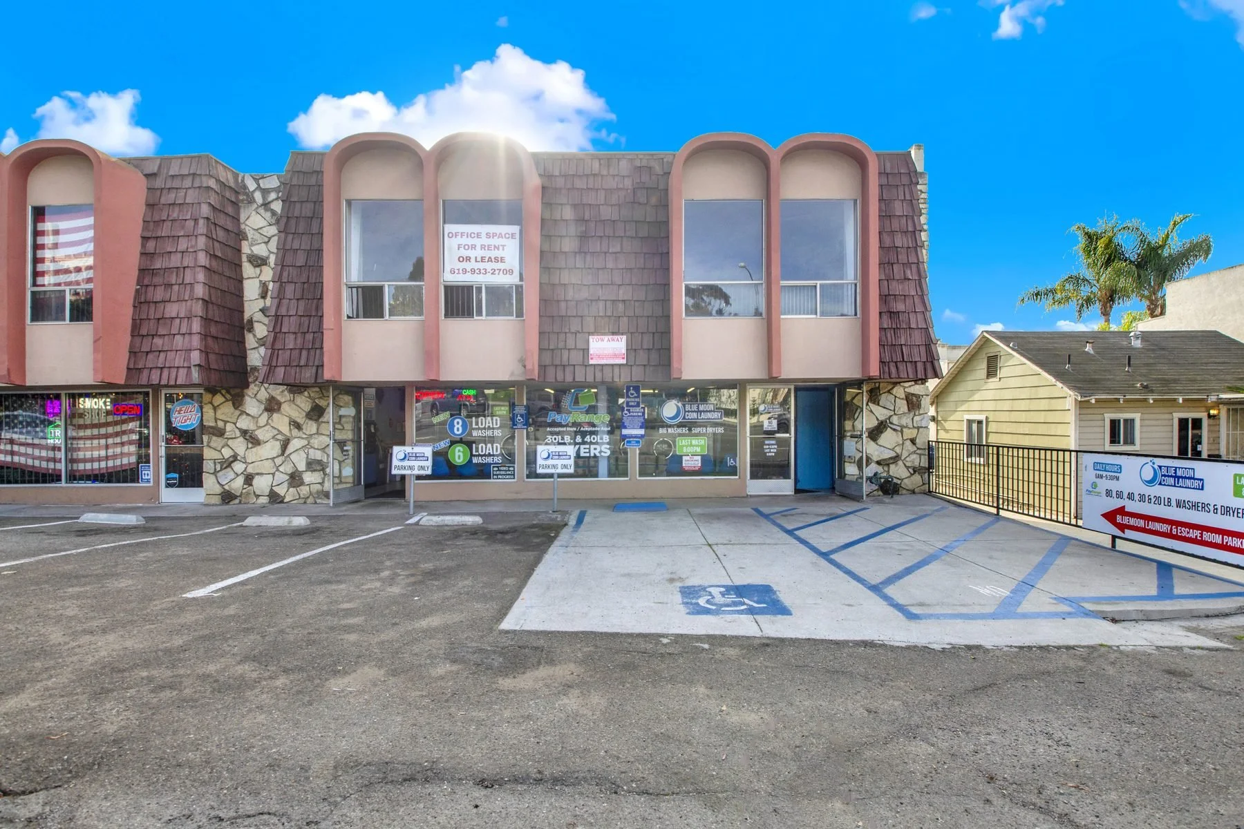 Retail and office building at 5425–5435 Linda Vista Rd in San Diego