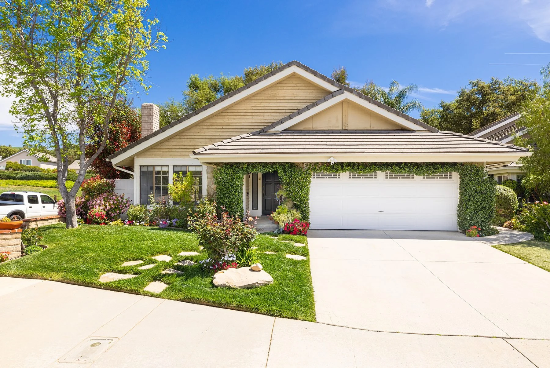 Single-family home at 6532 Trefoil Ave in Oak Park