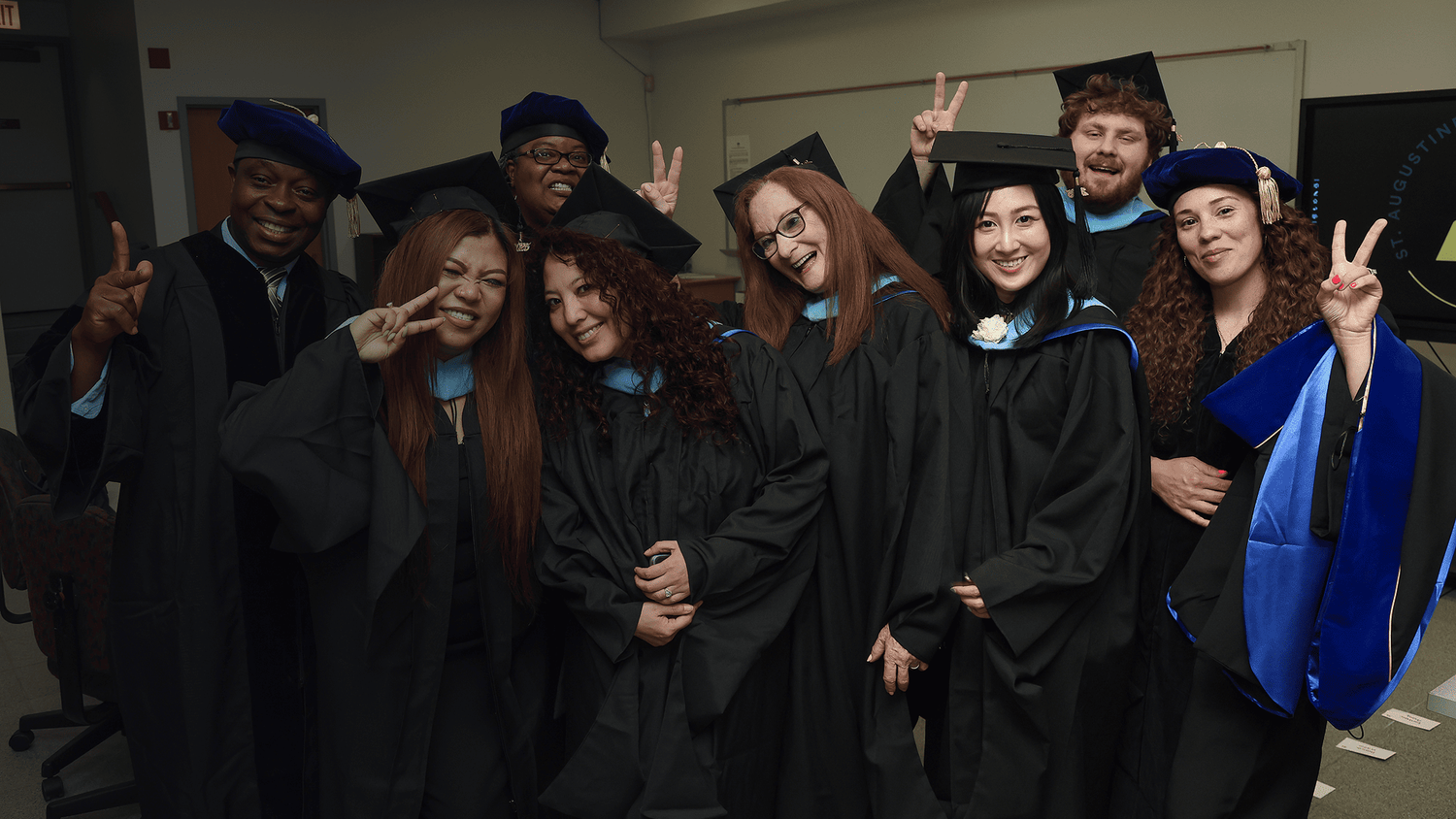 Master's and doctoral students in seminar at ICSW