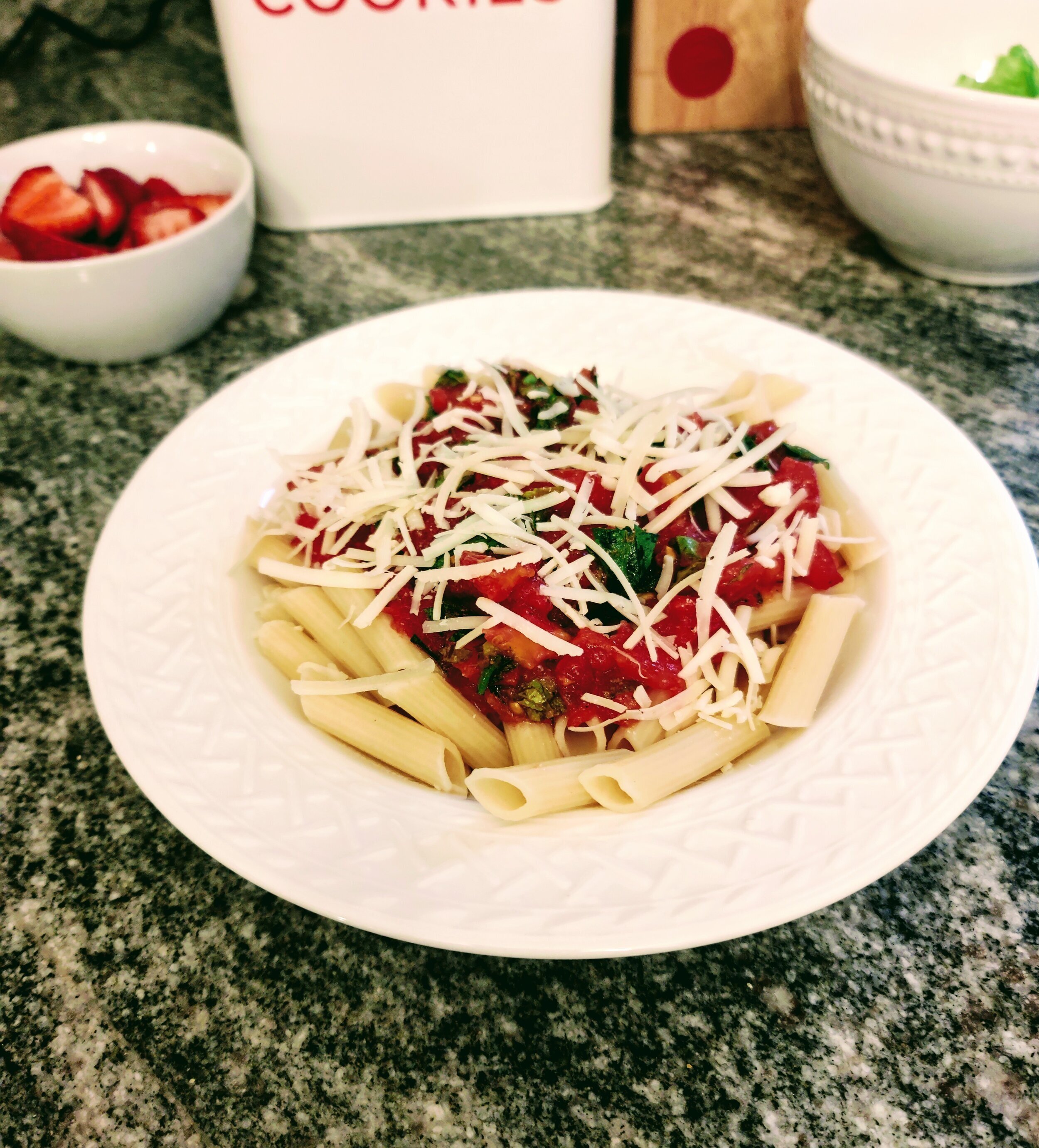 Sugo Crudo (Raw Tomato Basil Sauce)