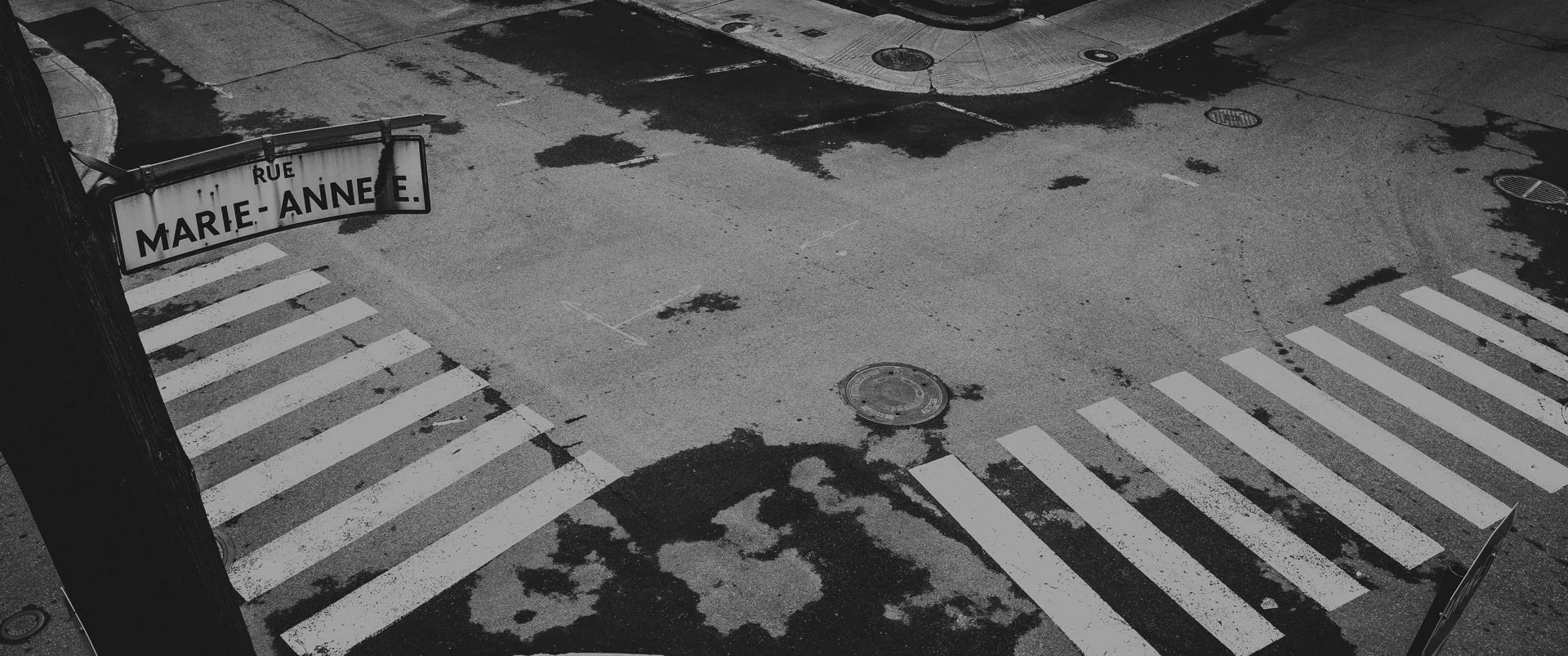 Montréal street photography — urban graffiti and alleyways shot on Fujifilm