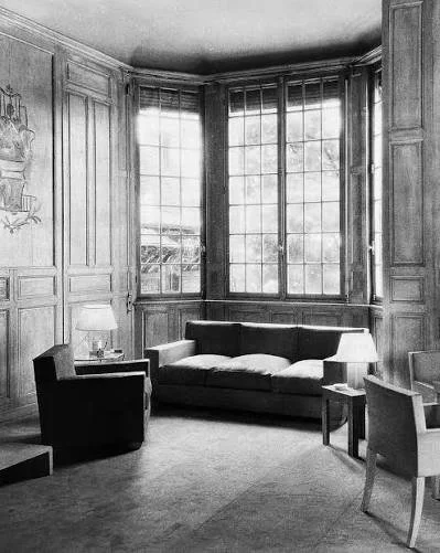 Archival club sofa placement