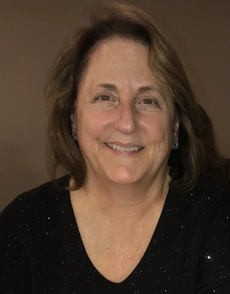 Rose Mukhar, headshot,