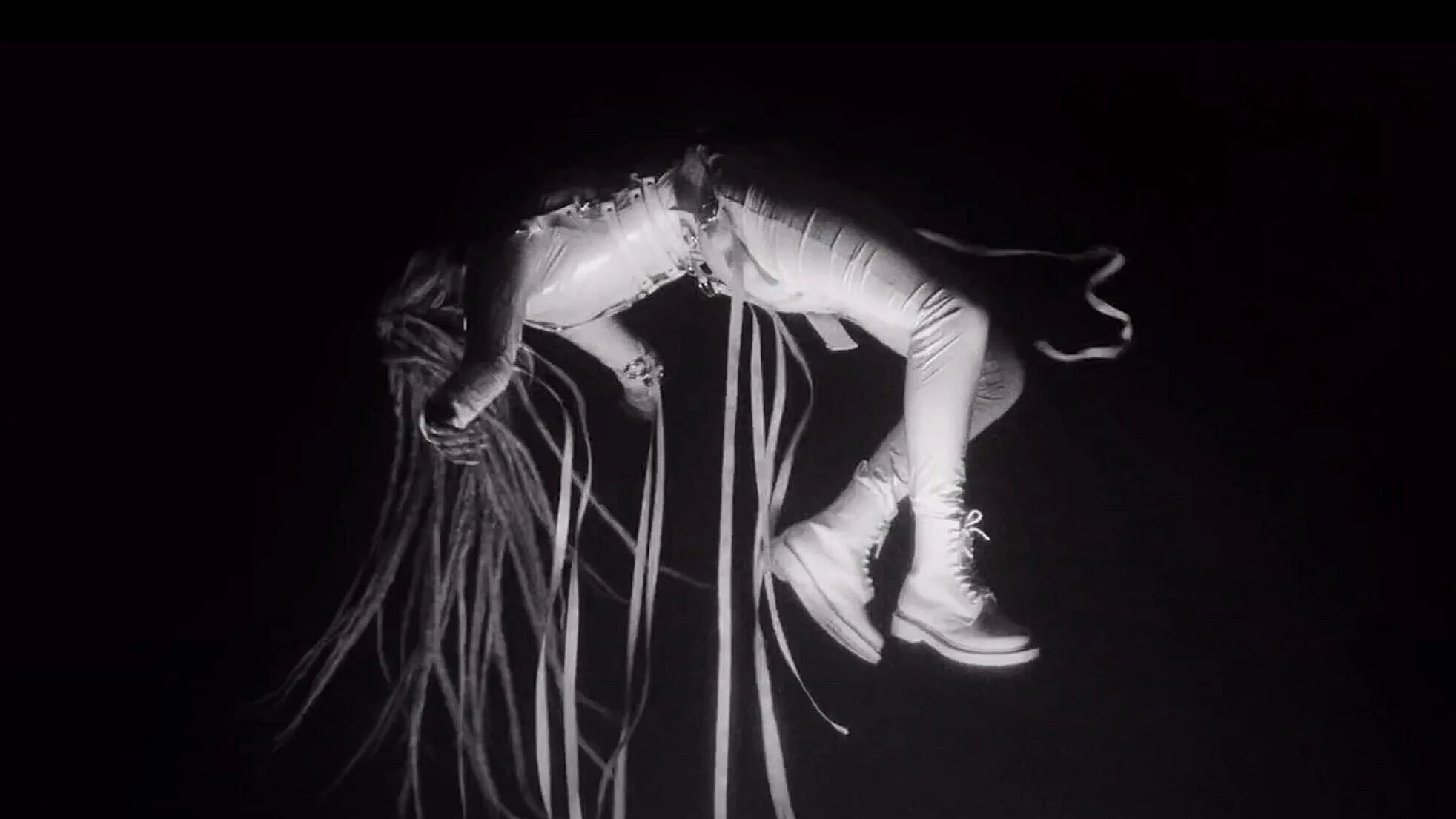 ZHAVIA 
