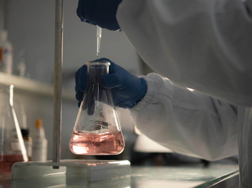 Ensaio de dosagem em jar-test no laboratório da Faxon Química