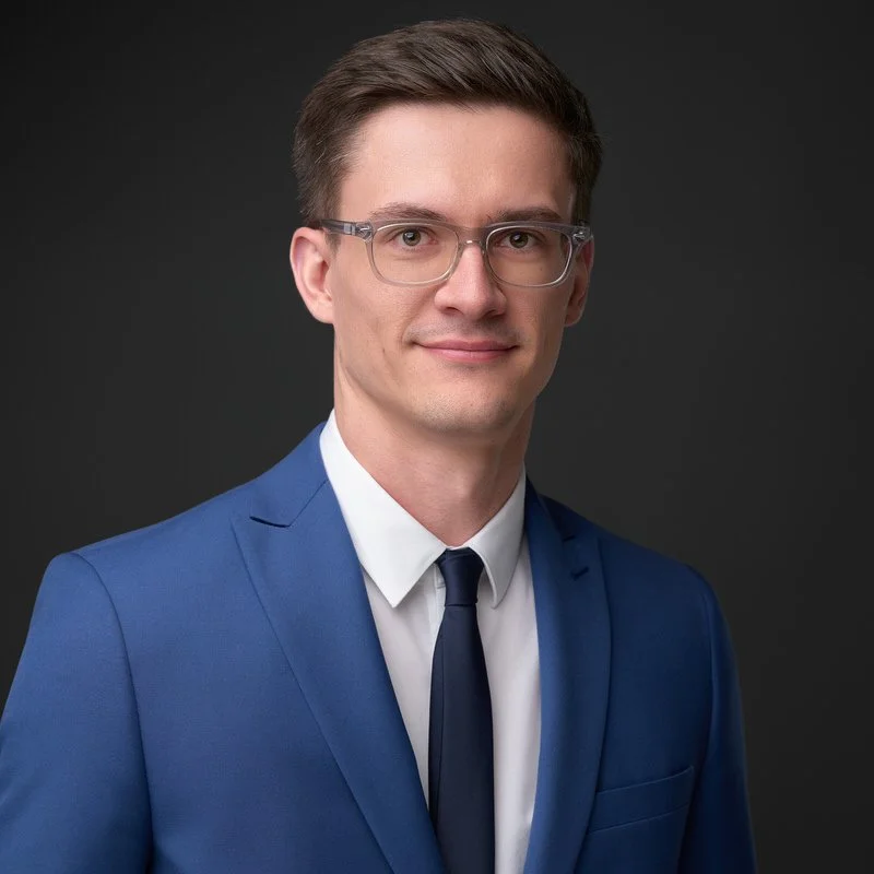 LinkedIn headshot Winnipeg man blue suit glasses 204 Photography