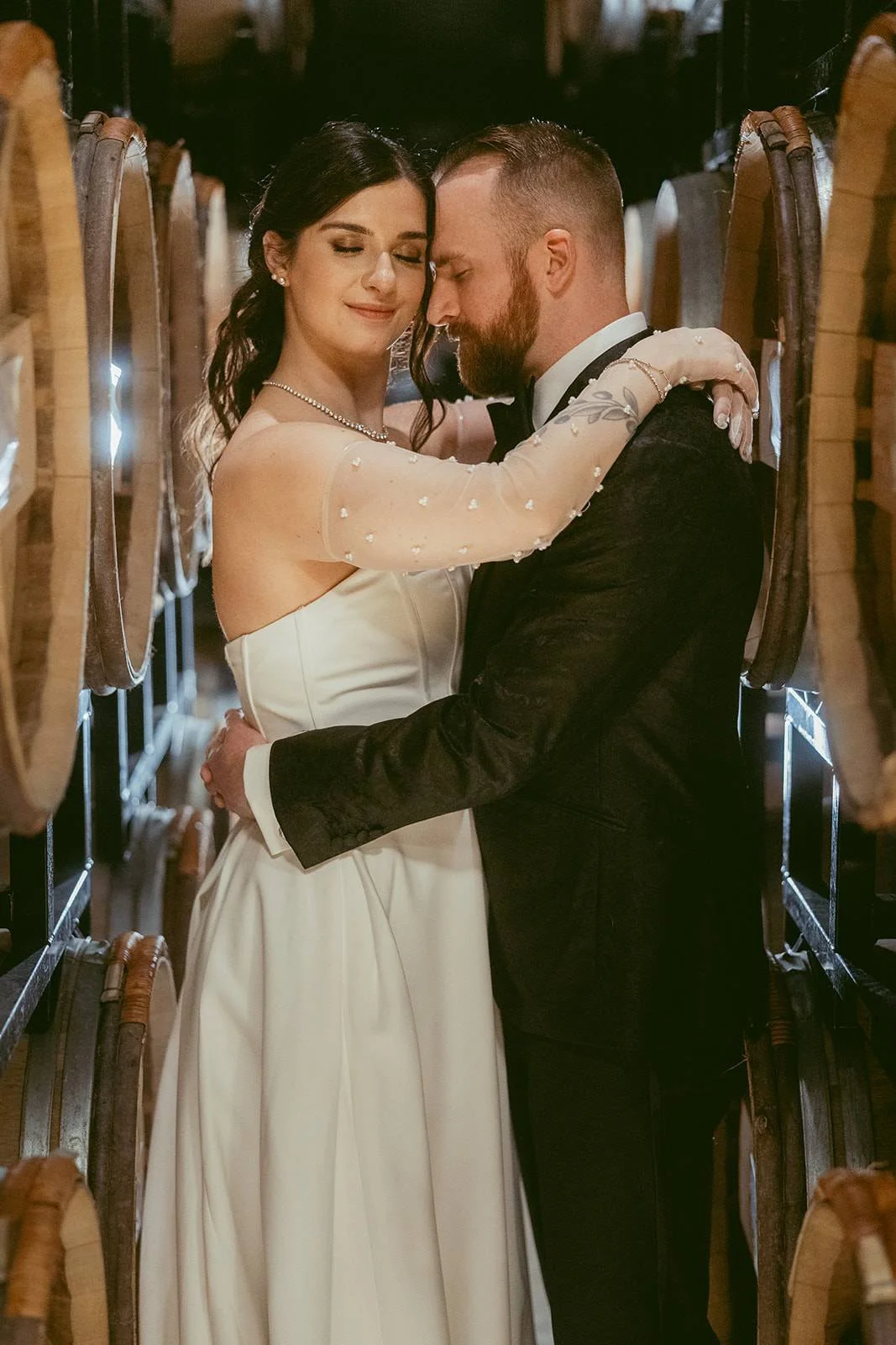 Close embrace among the barrels