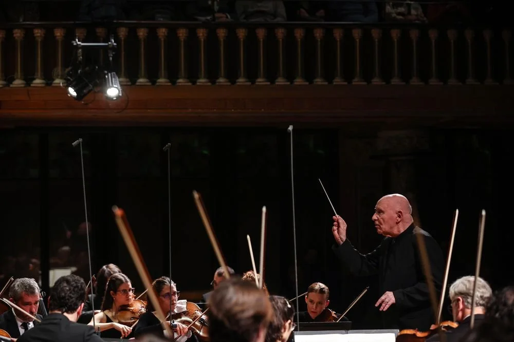 Christoph Eschenbach conducting the Franz Schubert Filharmonia