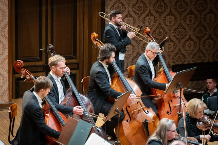 Prague Philharmonia with Stathis Karapanos and Łukasz Borowicz at the Rudolfinum