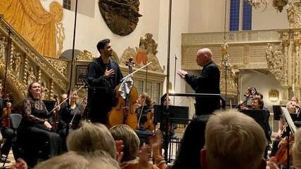 Christoph Eschenbach applauding Kian Soltani during the Eschenbach & Friends concert in the Christkirche, Rendsburg, 10 August 2025.