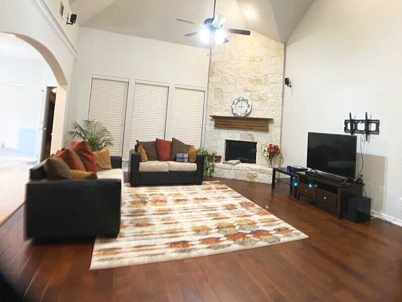 FHD_MJ_FamilyRoomBefore1
