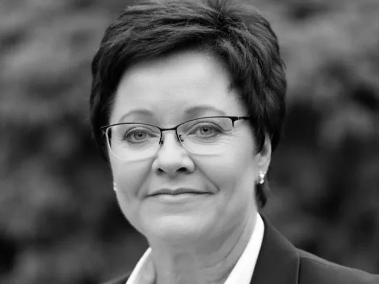 Dr. Lori Moore-Merrell
