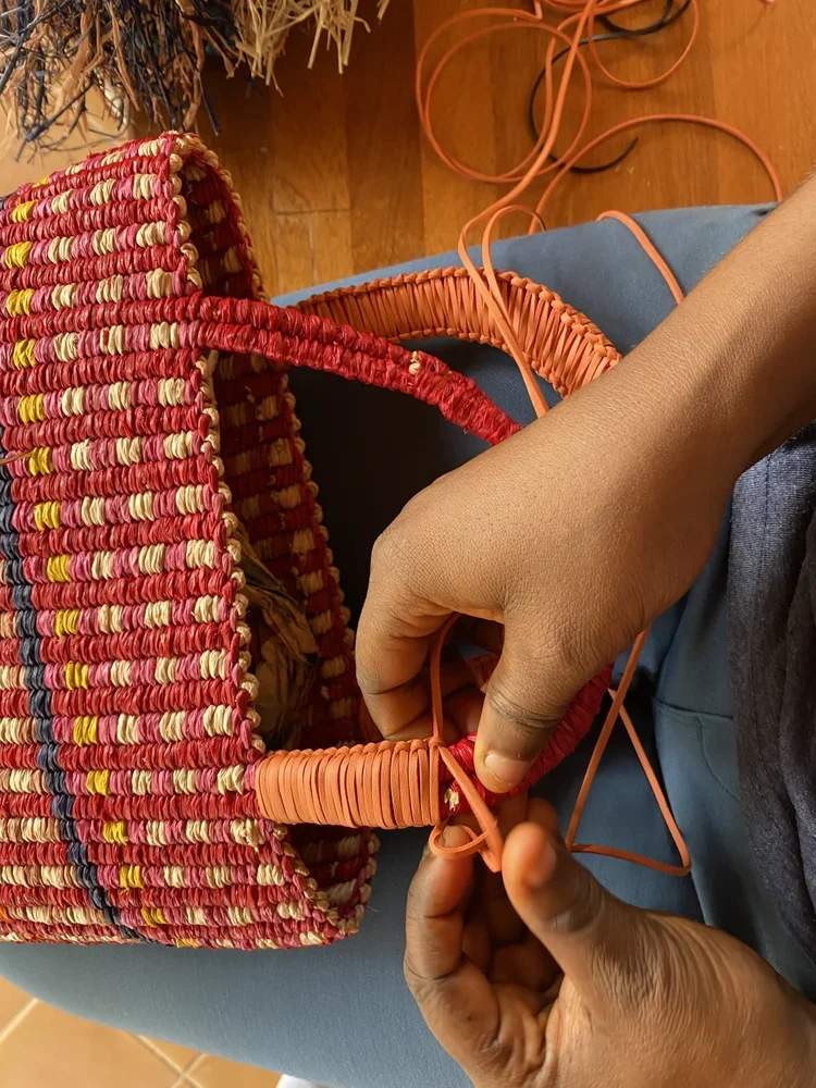 AAKS statement raffia bag styling for fashion lovers