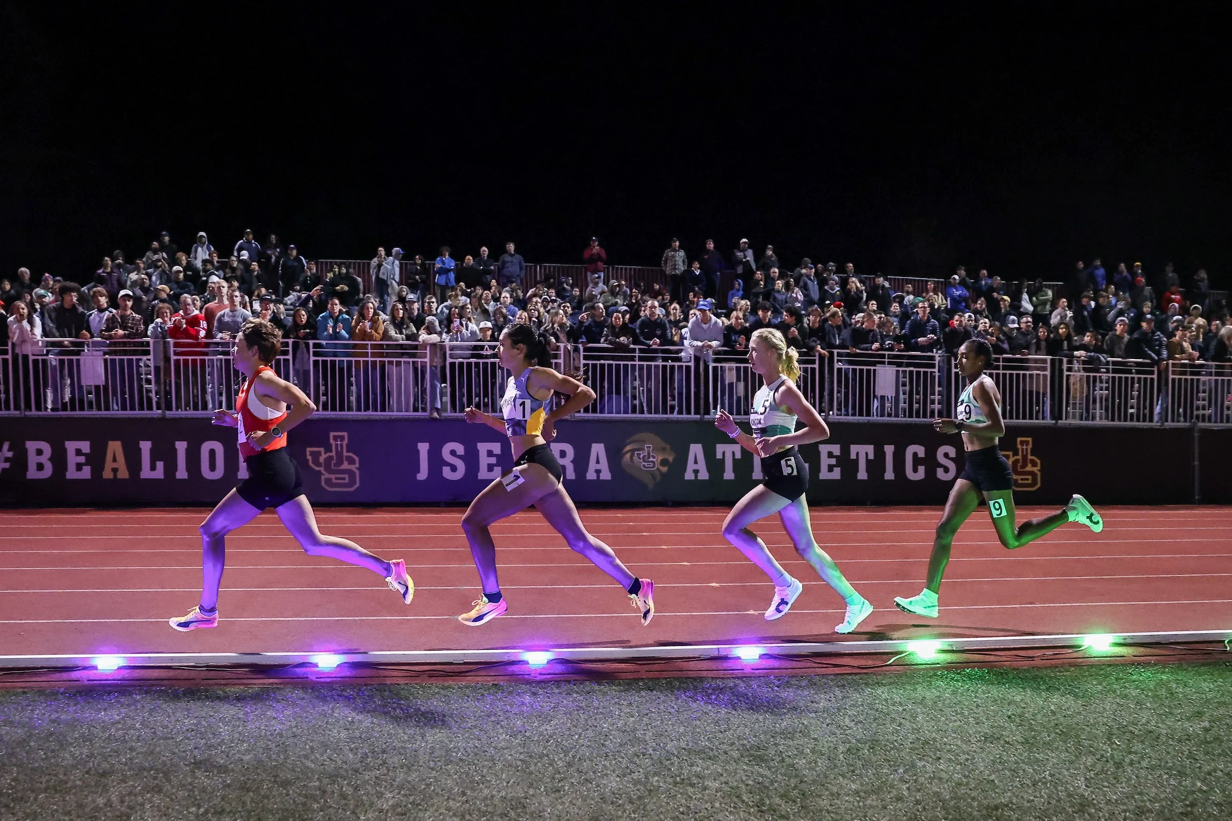Women's race under the lights at The TEN