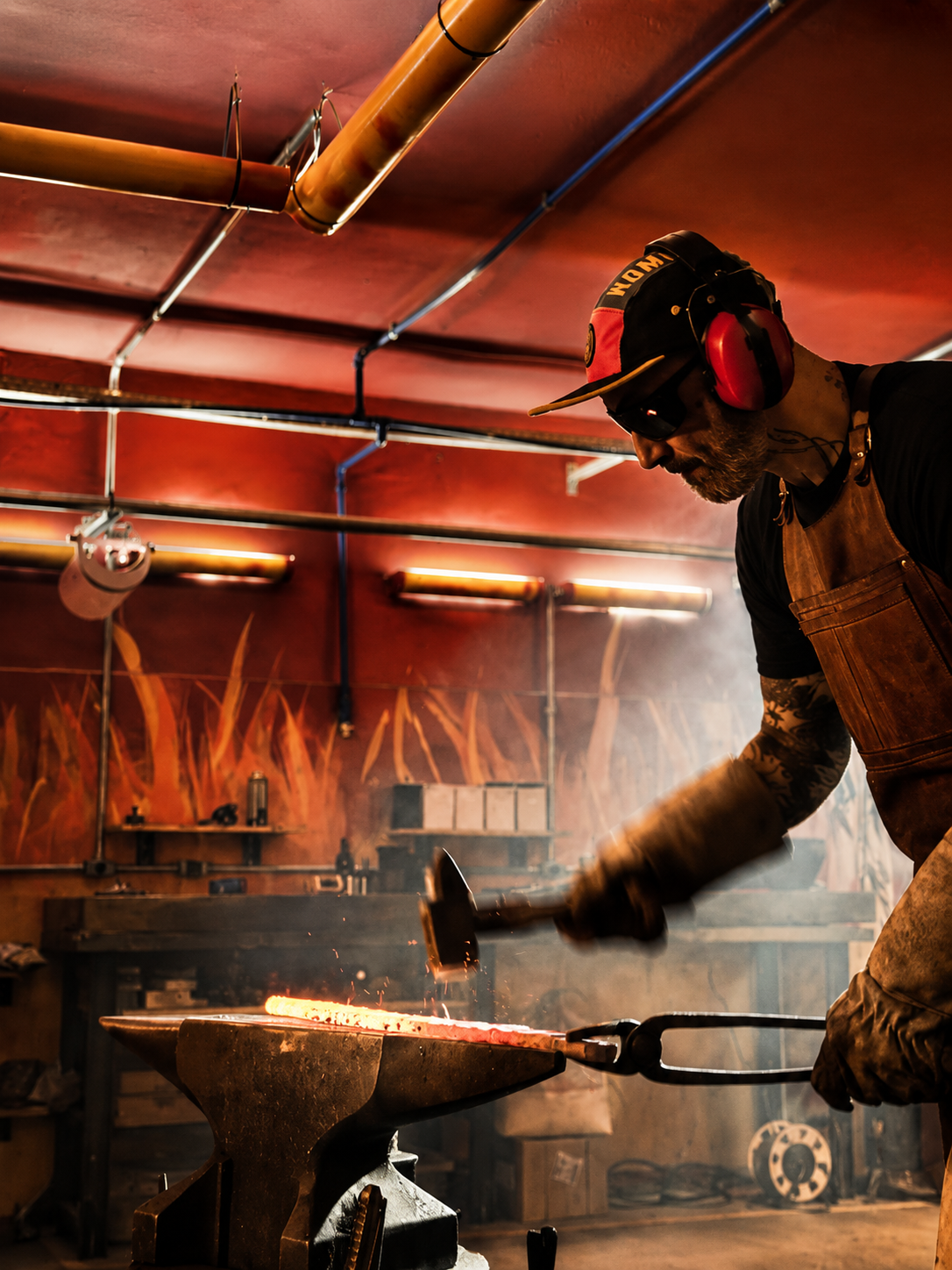 Forge Etrange workshop and forging process