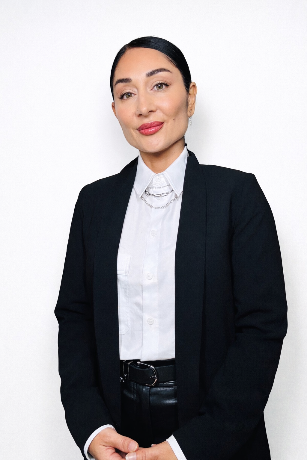 Suna Myles, Partner of Opufinite