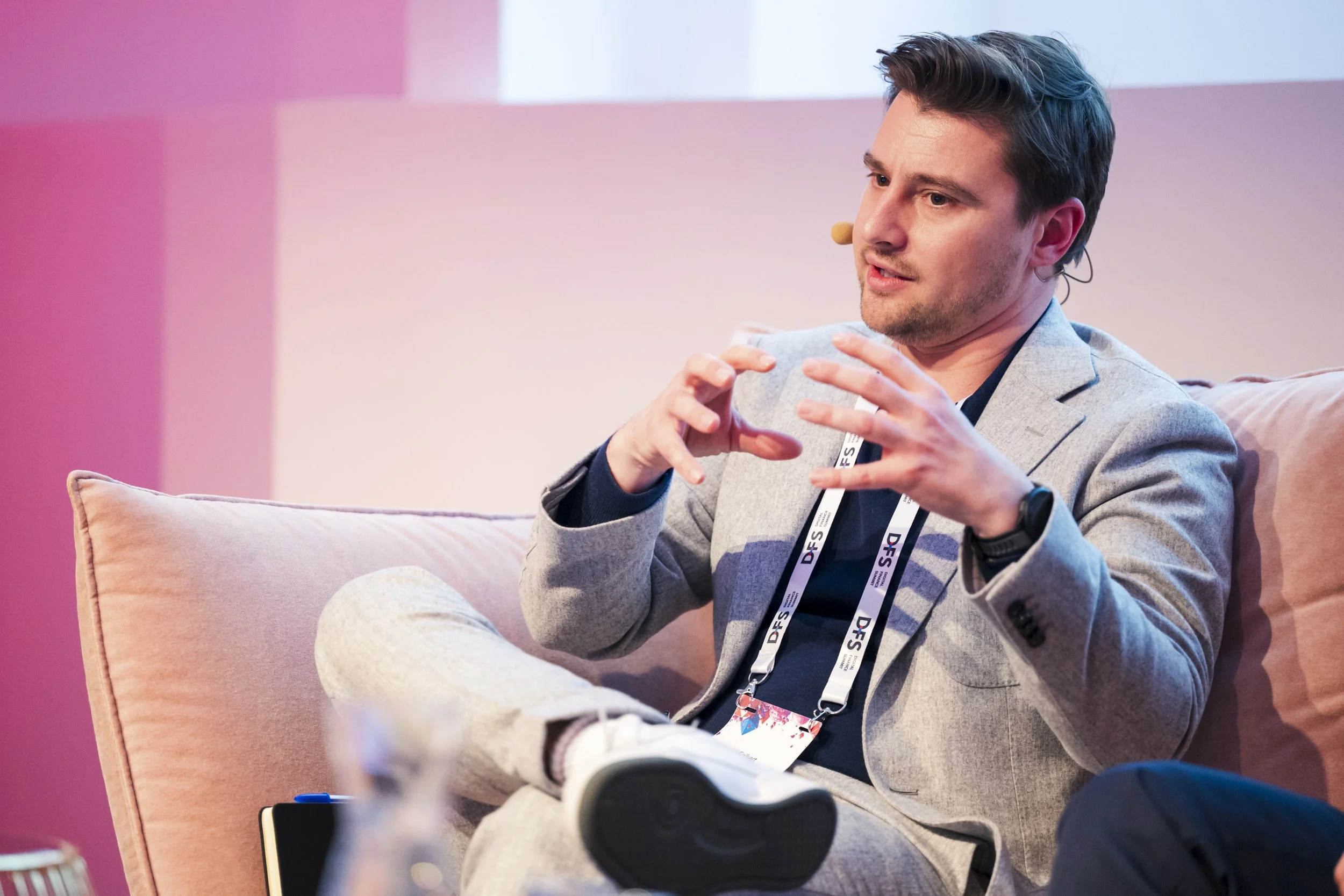 Folkert de Neve speaking at DFS25