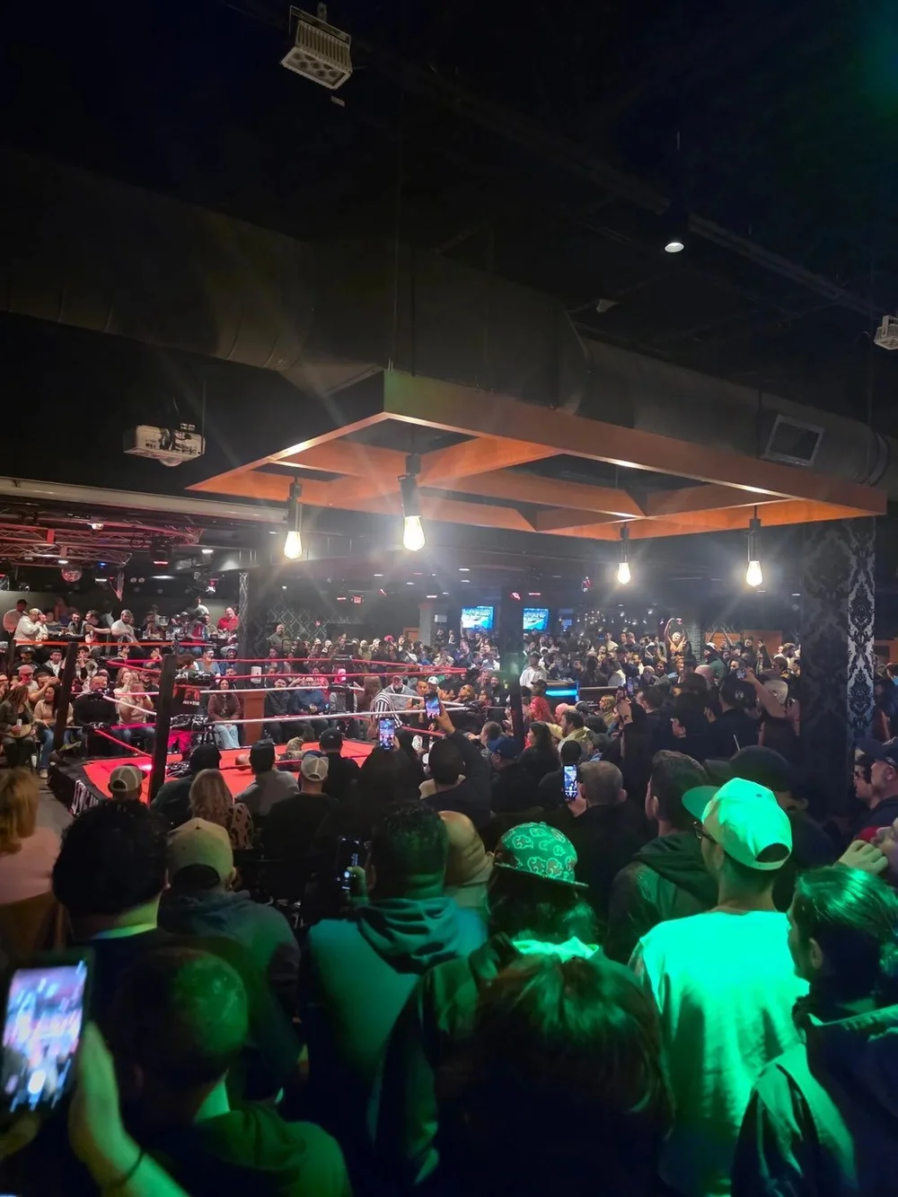 Little Mania show night