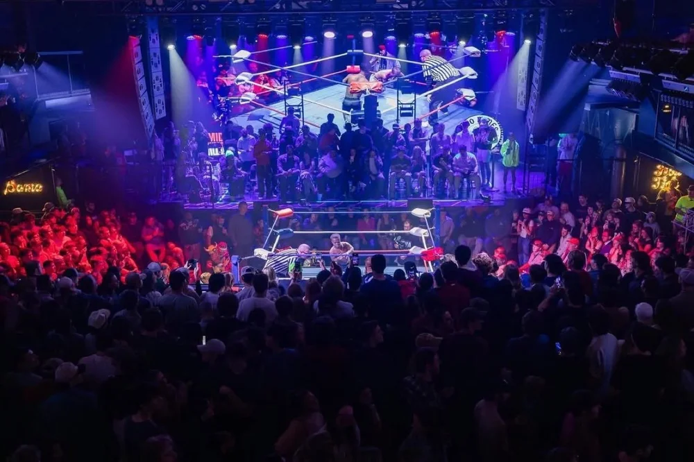 Little Mania in the ring