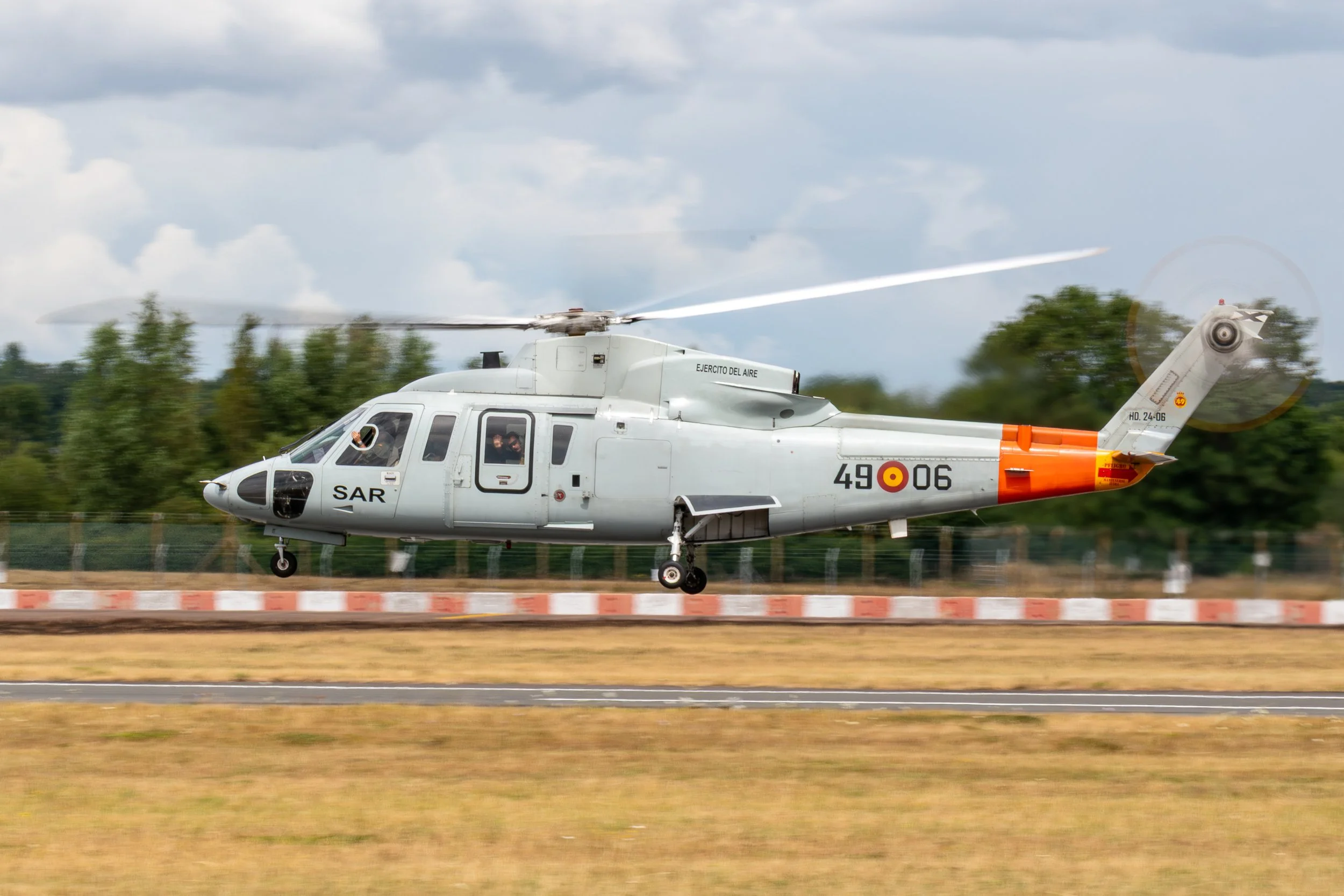 Sikorsky S-76C HD.24