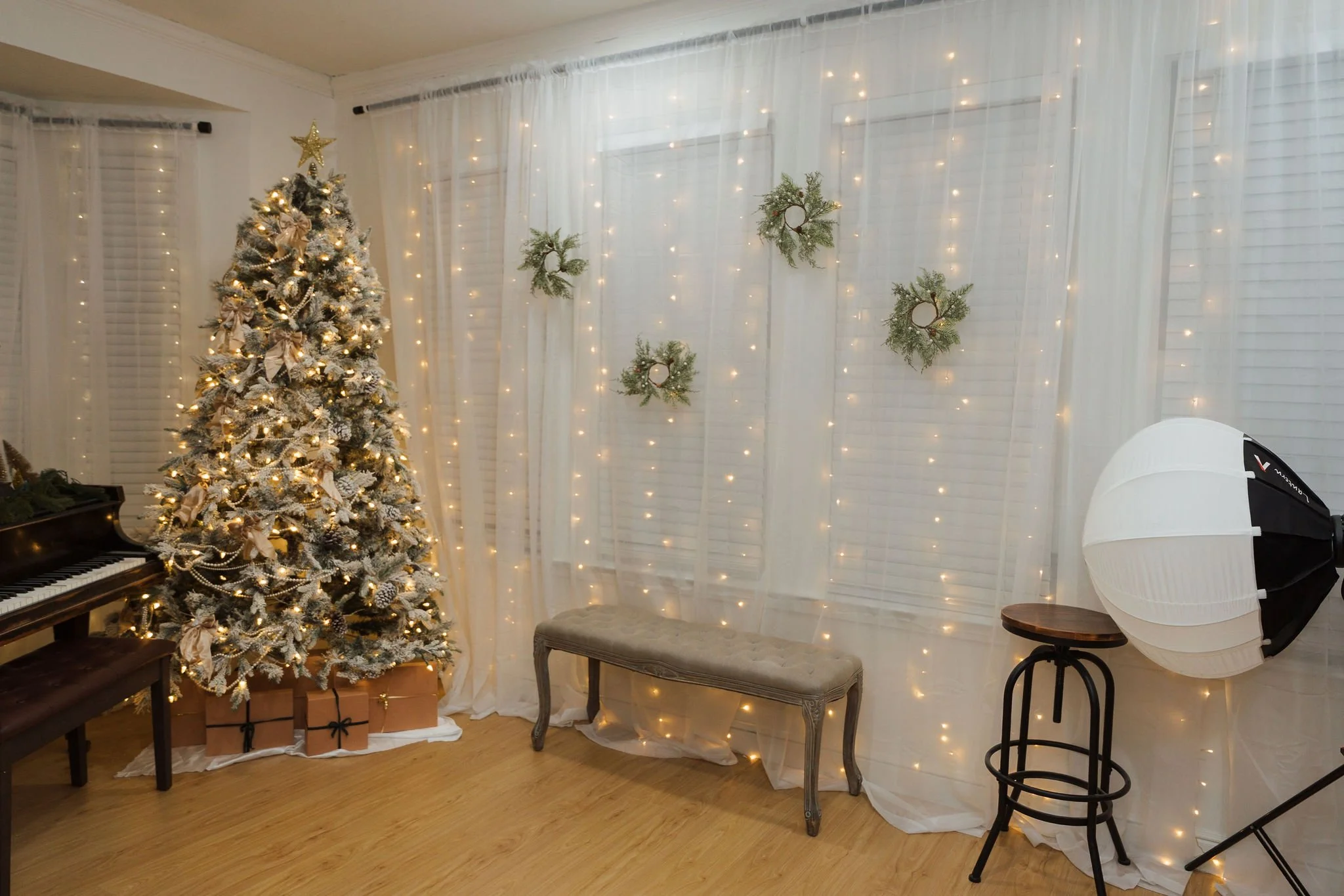 Dallas Christmas tree with twinkling curtain lights